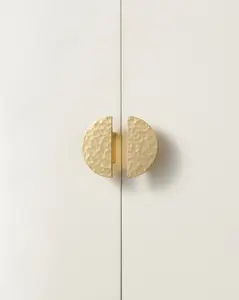 HAWTHORNE HAMMERED HALF-MOON SHAPE KNOB