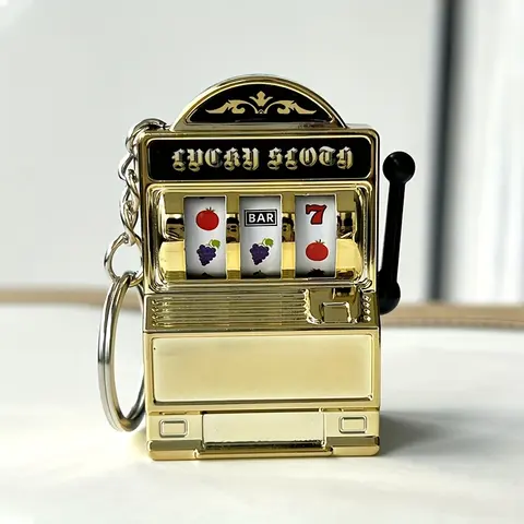 Fashion Style Slot Machine Keychain, Creative Plastic Phone Charm, Unique Bag Accessory, Stylish, Perfect Gift for Gamers & Collectors, Keychain for Purse, Keychain Collectibles, Keychain for Bags