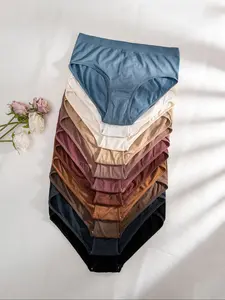 【Plus Size】 Solid Color Panty, Regular Fit Soft Comfortable Curvy Silhouette Breathable Knicker for Daily Wear, Underwear for Women, Comfort Panties for Women, Women's Underwear for All Seasons