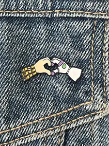 1Count Heart-shaped hand-holding badges, brooches, cute accessories, bag accessories, pins, clothing accessories, versatile accessories, birthday gifts, children's gifts, best friend gifts, friends' gifts, no color fading