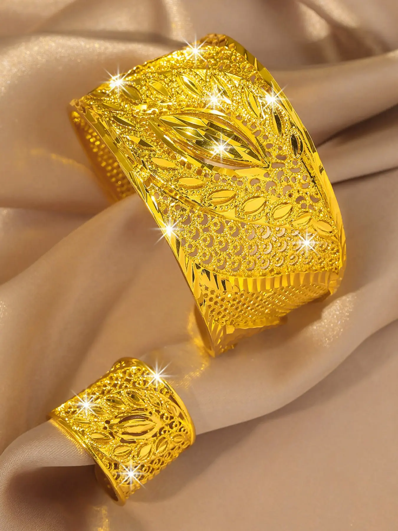 Textured leaf bracelet+ring, jewelry with adjustable opening design, 24K copper plated women's jewelry, Fashion jewelry set, suitable for girlfriends to wear, exquisite gifts for friends, perfect for Valentine's Day and weddings, bridal accessories