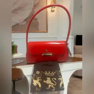 Pratesi Firenze Red Patent Leather Satchel Bag Purse Made In Italy New NWT Compact & Stylish Gold Latch Closure Beige Interior Zip Side Pocket