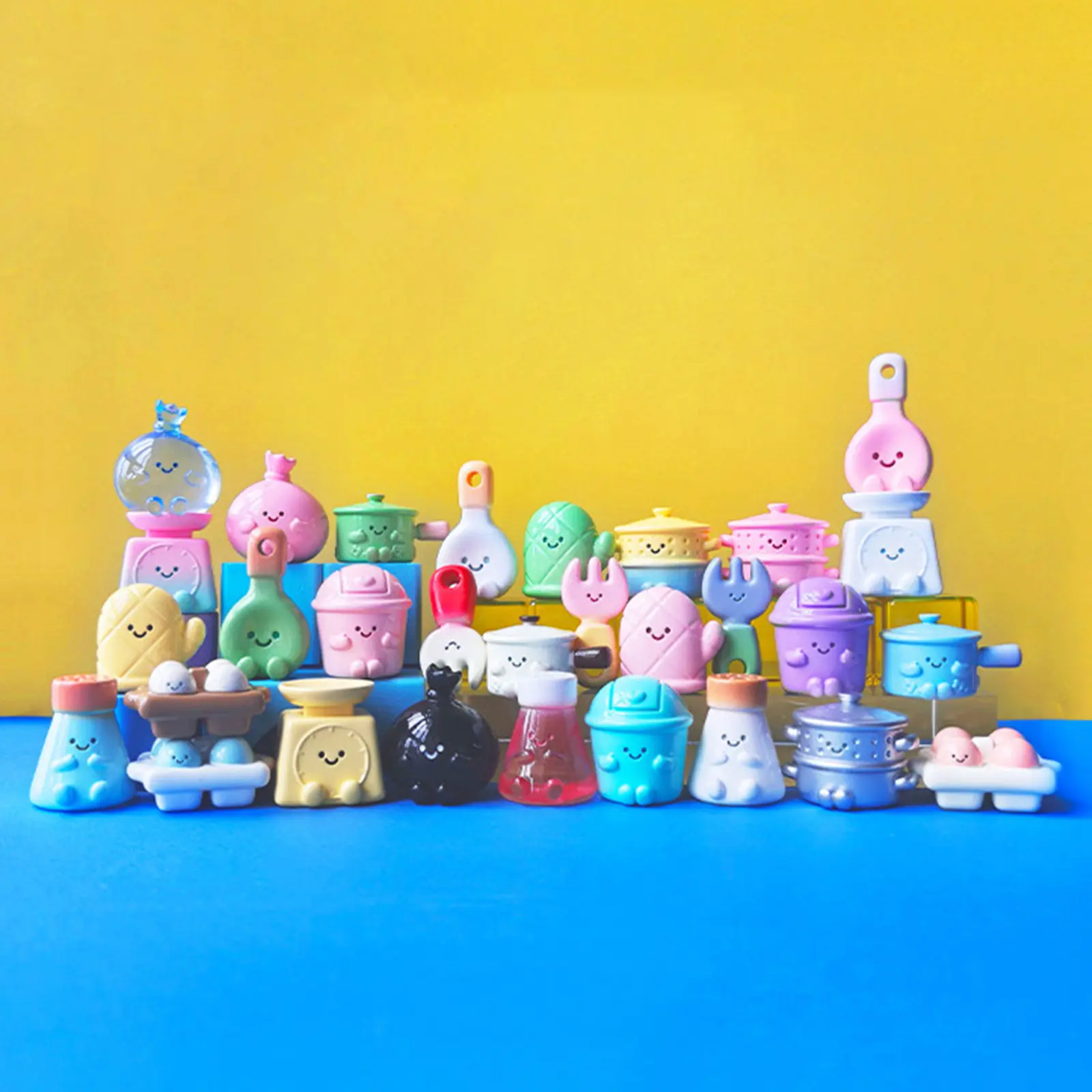 Mini Cute Bean Kitchen Series 2 Blind Bag, Collectible Figurine Blind Bag with 10 Regular Designs, 10 Special Color Designs, 3 Mini Figures & Repeated Figures Possibility, Sealed