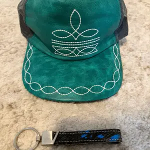 Bev Bundle - Green Hat with White Embroidery & Keychain with cowhide
