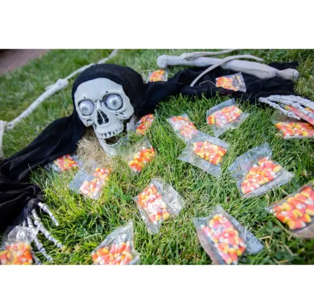 Classic Candy Corn Clear Candy Packs - 32 pc