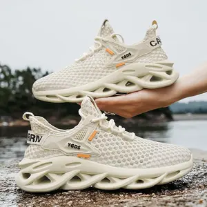 Mesh breathable men's shoes summer thin lightweight mesh shoes men's sandals hollowed out large mesh casual running sneakers Training Closed