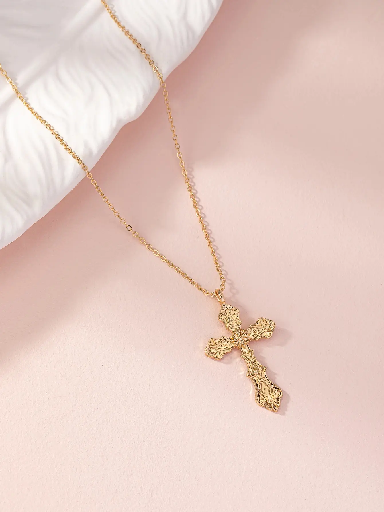 1pc Fashionable Vintage Cross Pendant Necklace