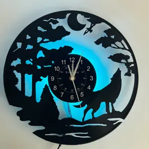 Timberwolf Howling Vinyl Wall Clock, Vintage Living Room Decor, Creative Wall Art, Silent Operation, Easy Installation, Animal Lovers Gift