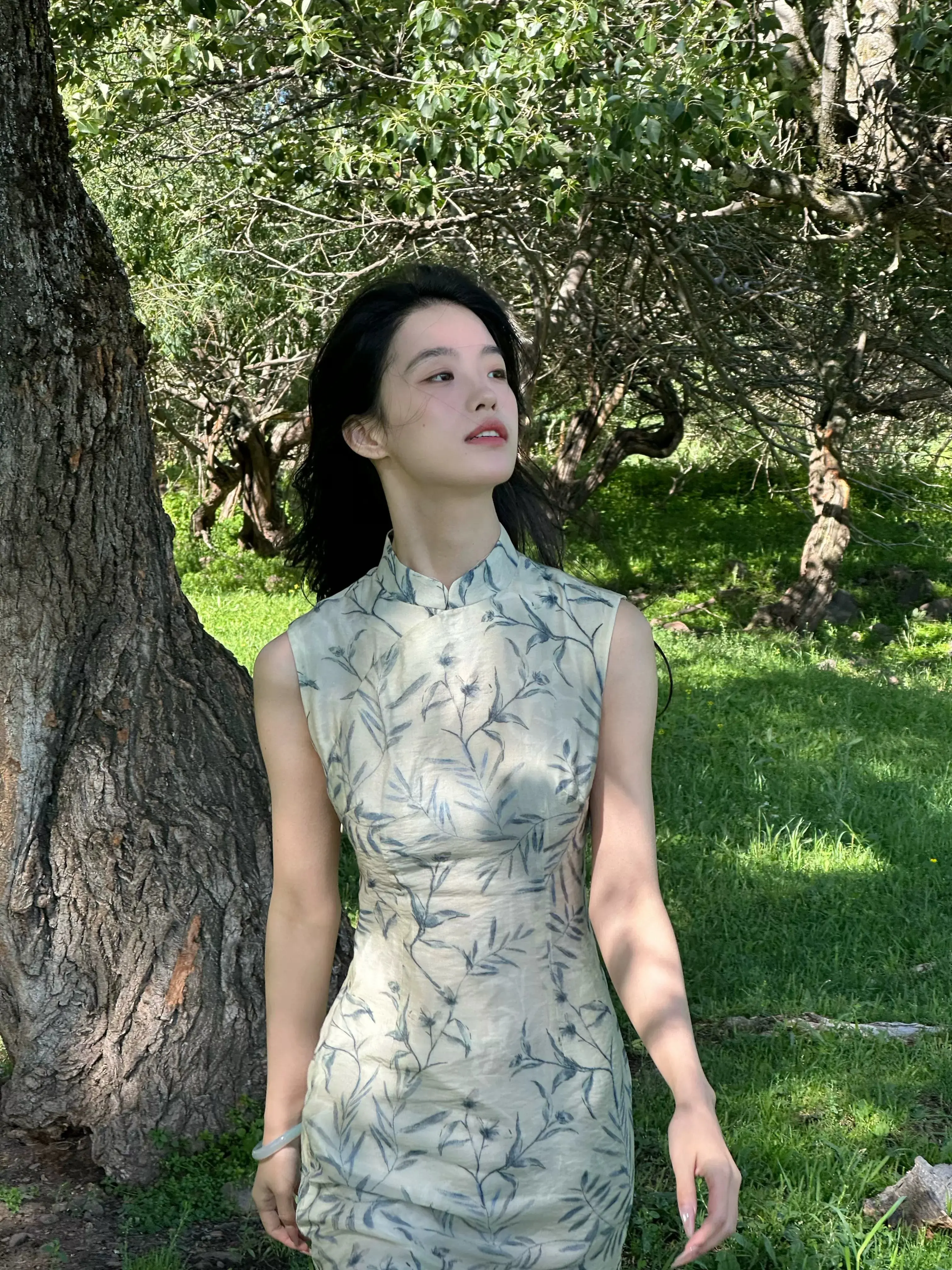Neo-Oriental Floral Qipao Dress | Modern Chinese Style Midi | Elegant Sleeveless Mandarin Collar Shift Dress