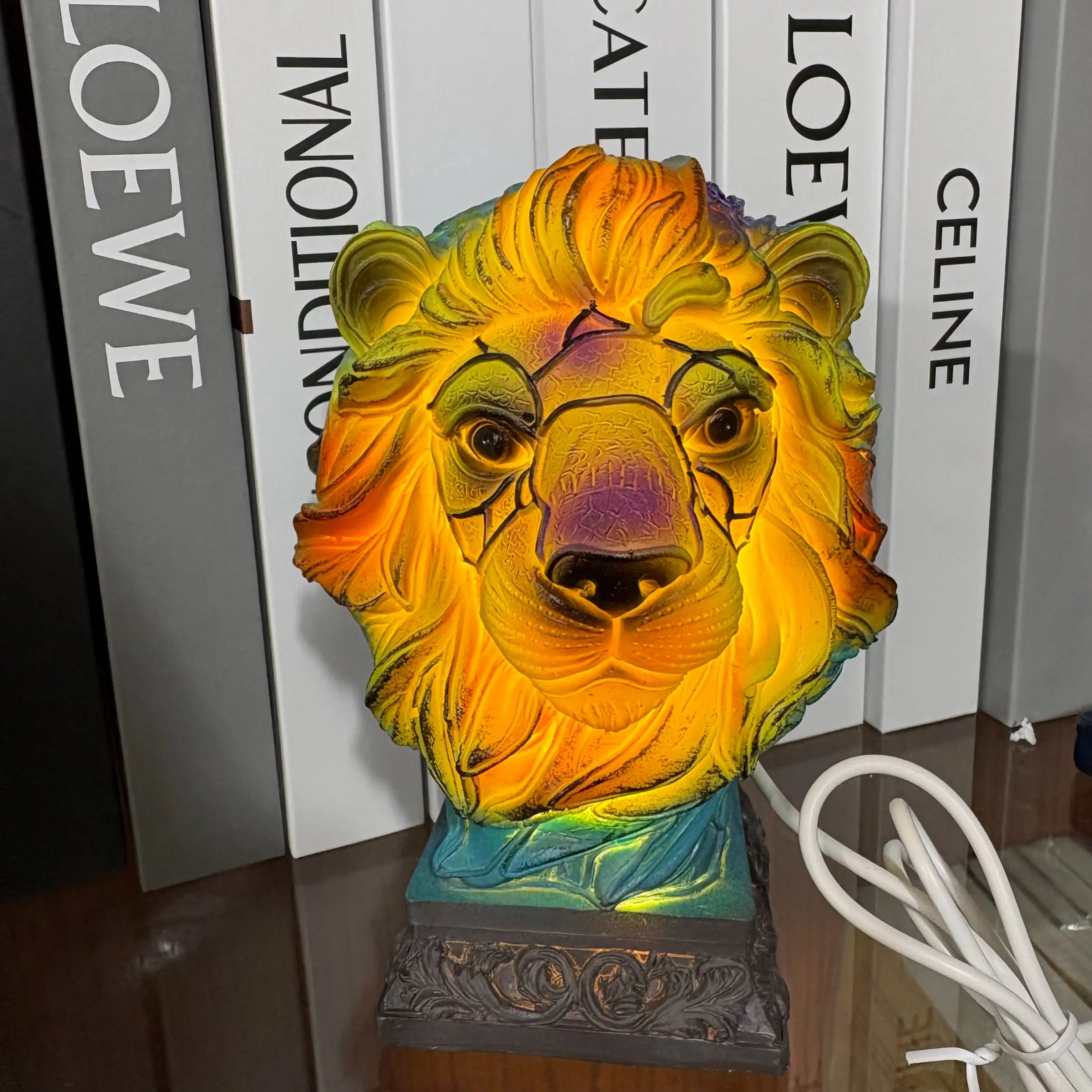 Resin Lion Ornament LED Night Light, Animal Statue Creative Home Desktop Decoration, 1pc Resin Lion Sculpture for Indoor Decor
