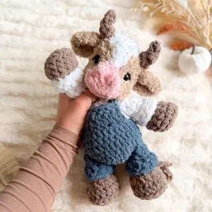 No-Sew Handmade Amigurumi Plush – Cyrus the Overalls-Wearing Farm Figure (Toys & Hobbies DIY Knitting & Crochet Yarn Accessory)