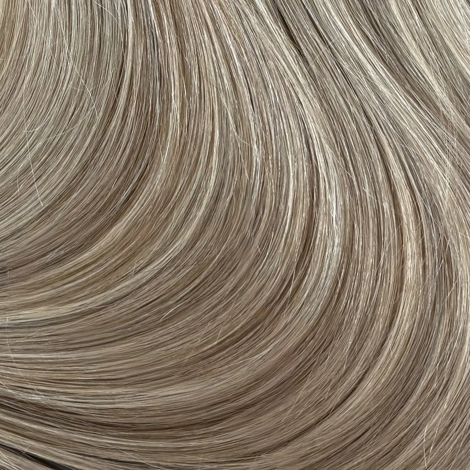 Rooted Dimensional Blonde 20" Laced Clip In Extensions