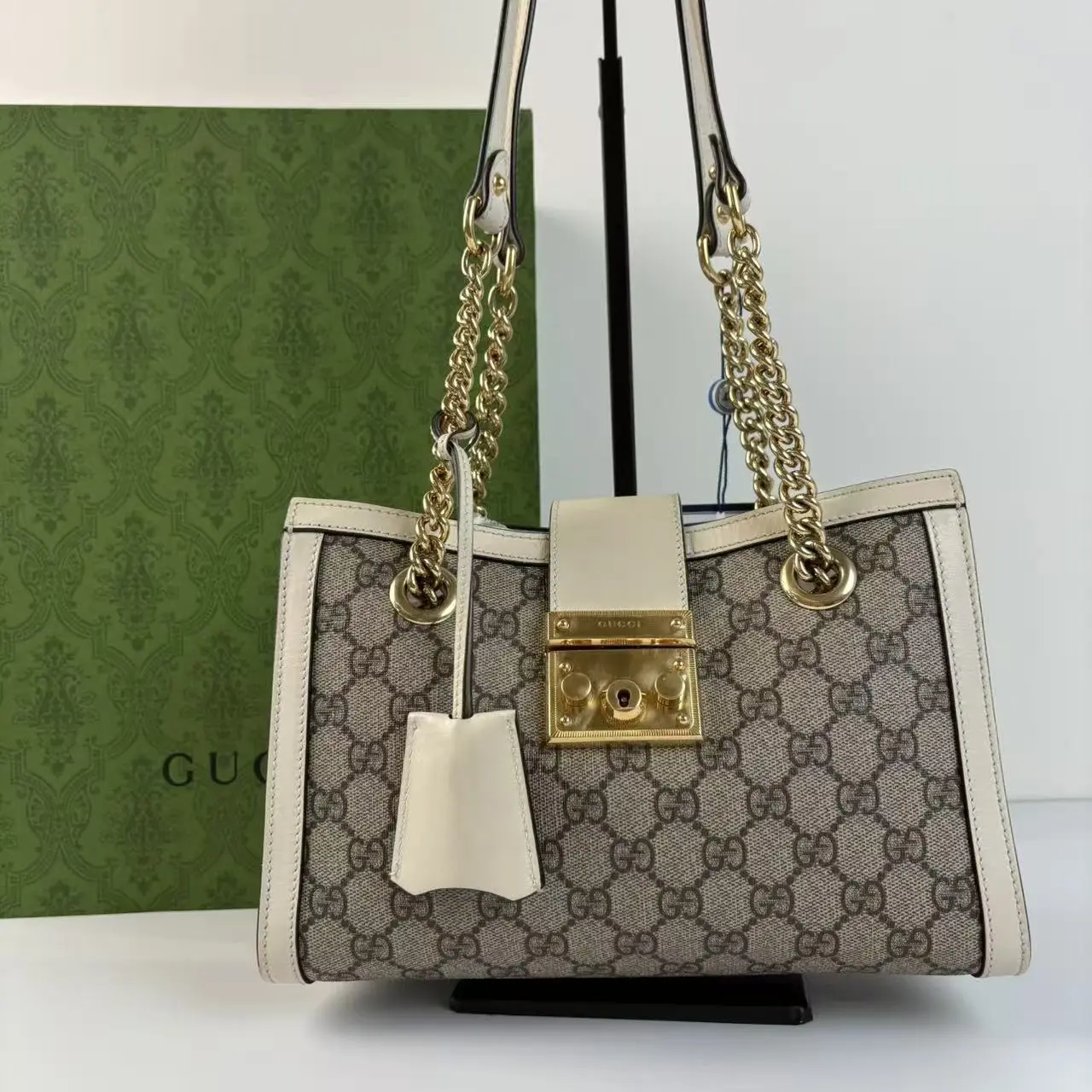 Pre-owned GUCCI Canvas Shoulder Bag Luggage Friendly Daily Use Luggage Accessory