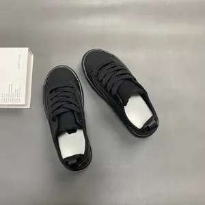 Pure black low cut canvas casual shoes, simple and dirt resistant small black shoes, versatile for daily use, retro skateboard shoes