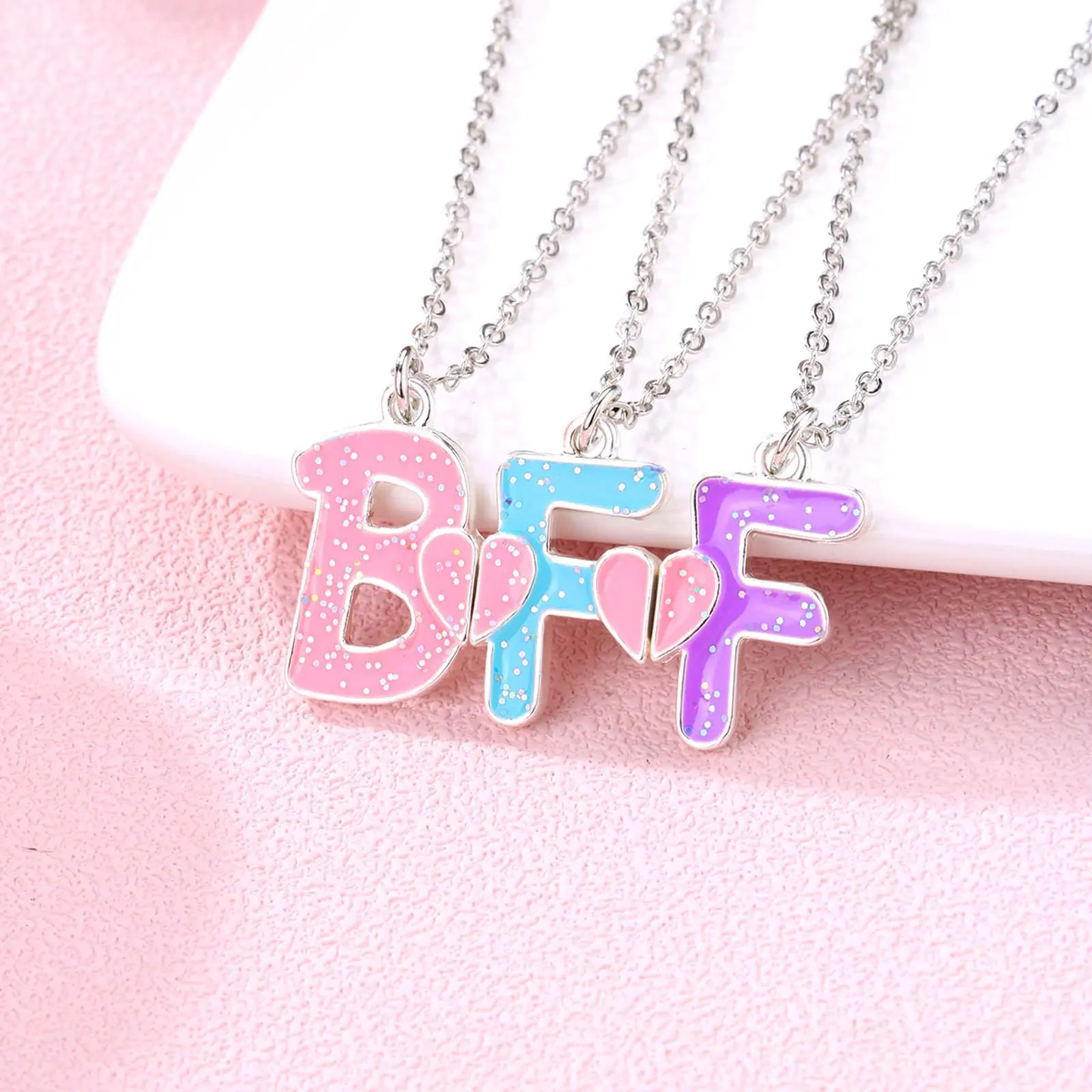 Women's 2-Piece BFF Necklace Set, Stackable Split Heart Pendants with Artificial Gemstones, Casual Clavicle Chains for Daily Wear and Friendship Connection, Love Stitching Design, Female