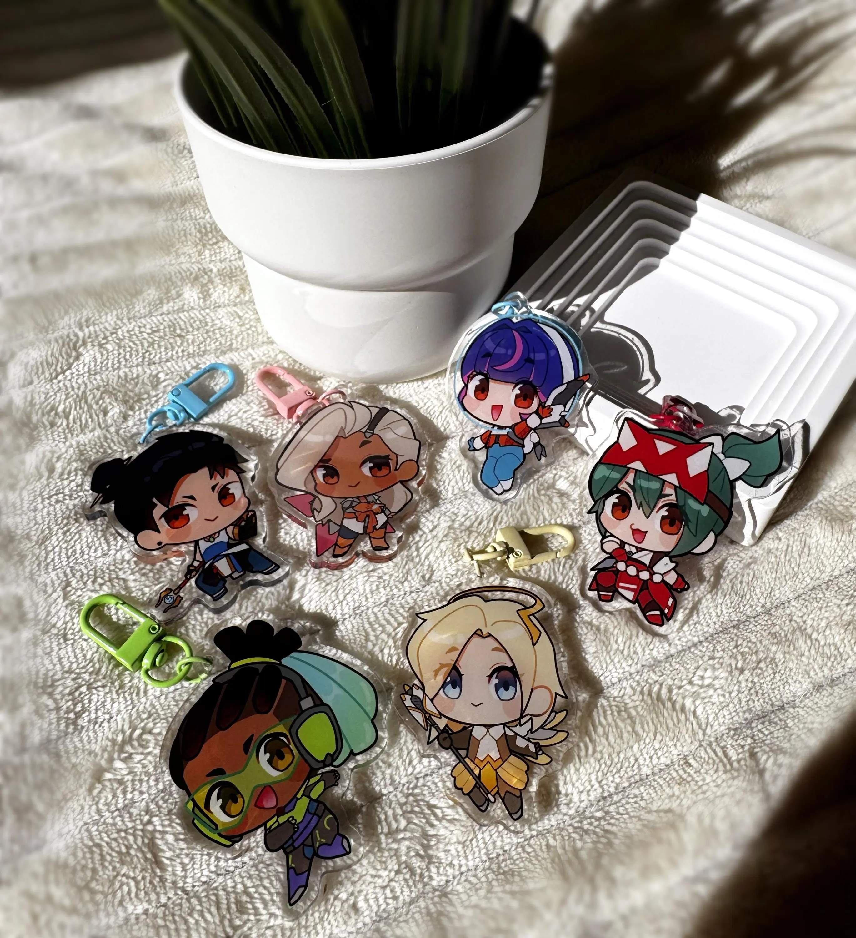 LOVESドームキーホルダー　バッジ Overwatch supports keychains - TikTok Shop