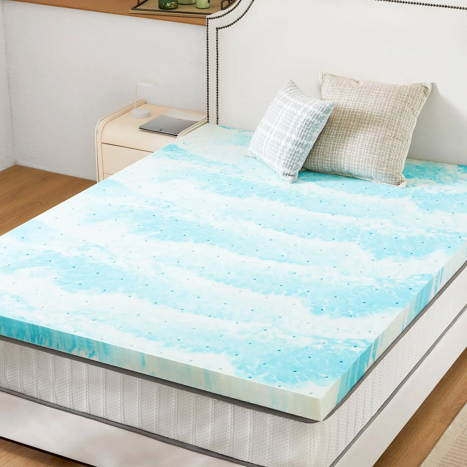 Cooling Gel Memory Foam Mattress Topper, Soft and Supportive Pad for Pressure Relief, Breathable Design for Hot Sleepers, Easy to Unroll