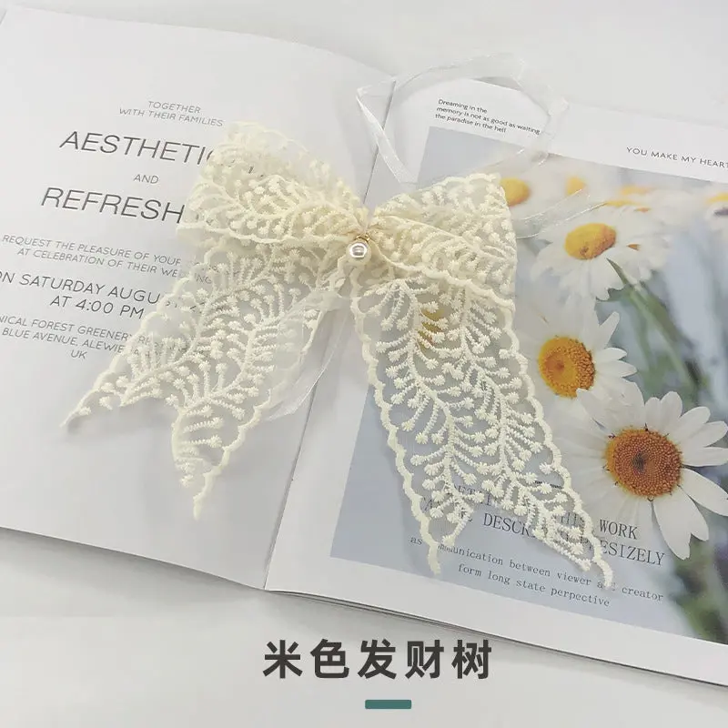 Beige fortune tree / One