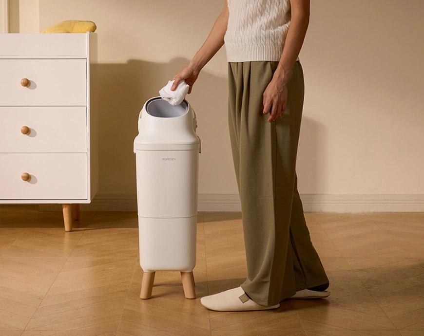 Diaper Pail – Odor-Locking Waste Disposal for the Modern Nursery Designed for parents navigating the daily realities of diaper changes, this diaper pail transforms how nurseries manage waste. DP01