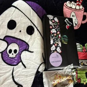 Spooky Christmas blanket and blind date with a book