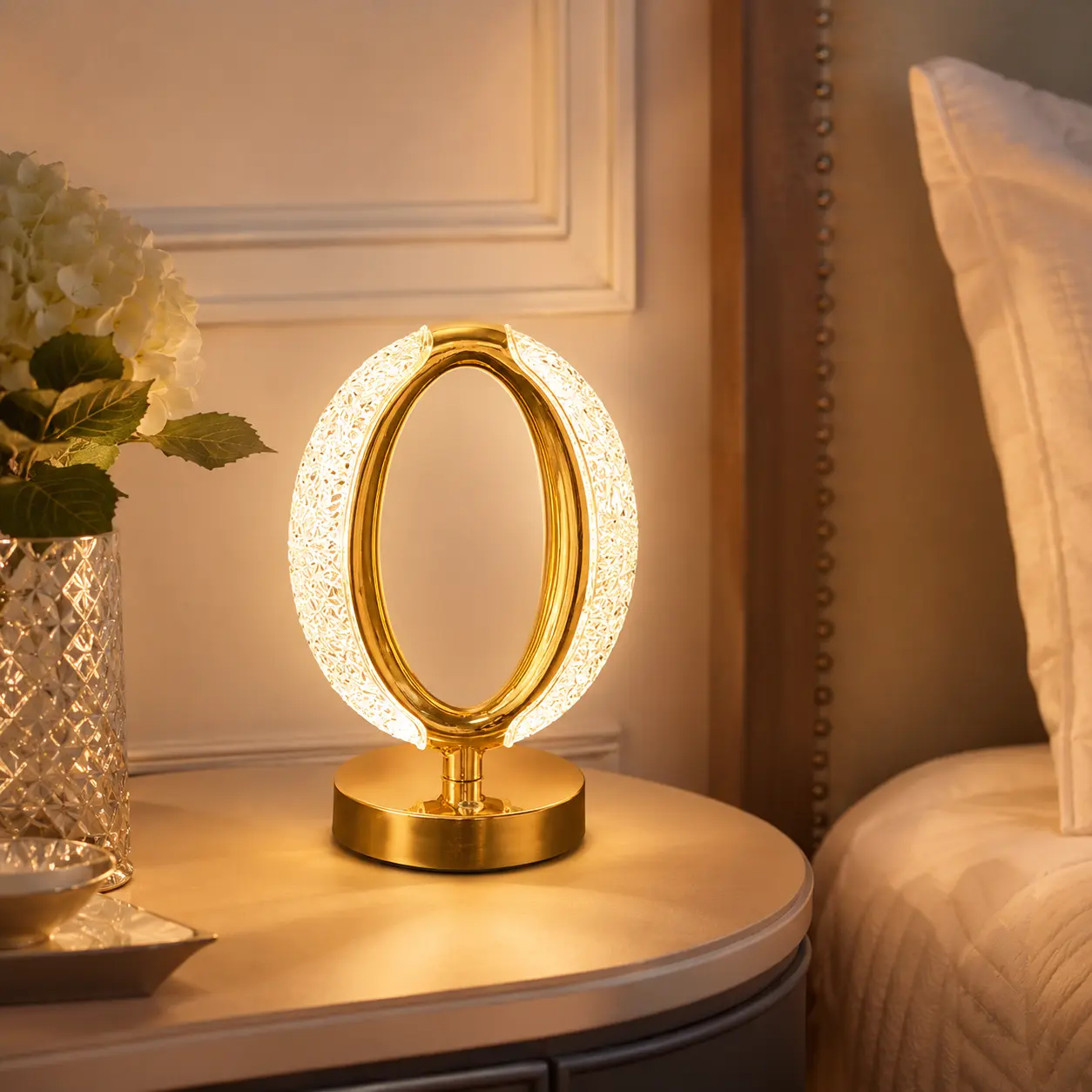 USB-Rechargeable Crystal Oval Table Lamp, Touch-Controlled LED Table Lamp with 3 Lighting Modes, Modern Gold-Toned Base Ambient Night Light, Suitable for Bedrooms, Living Rooms, and Dining Rooms, Also Makes a Great Gift