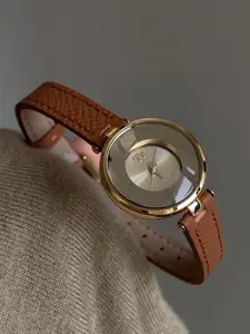 Luxury Women's Quartz Watch, Elegant Band, Rectangle Analog Dial, Metal Case, Perfect Gift for Fashionable Ladies