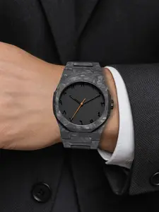 A men's marble circular personalized design trendy high-end fashion three-dimensional irregular digital scale quartz watch Modern Fashionable Wristwatch