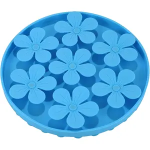 Flower Shaped Pet Slow Feeder, Silicone Pet Licking Mat with Non-slip Suction Cups, Anti-choking Pet Puzzle Food Bowl for Cats & Dogs