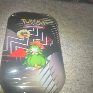 Unova Mini Tin [Lilligant & Whimsicott] - SV: Black Bolt (BLK)