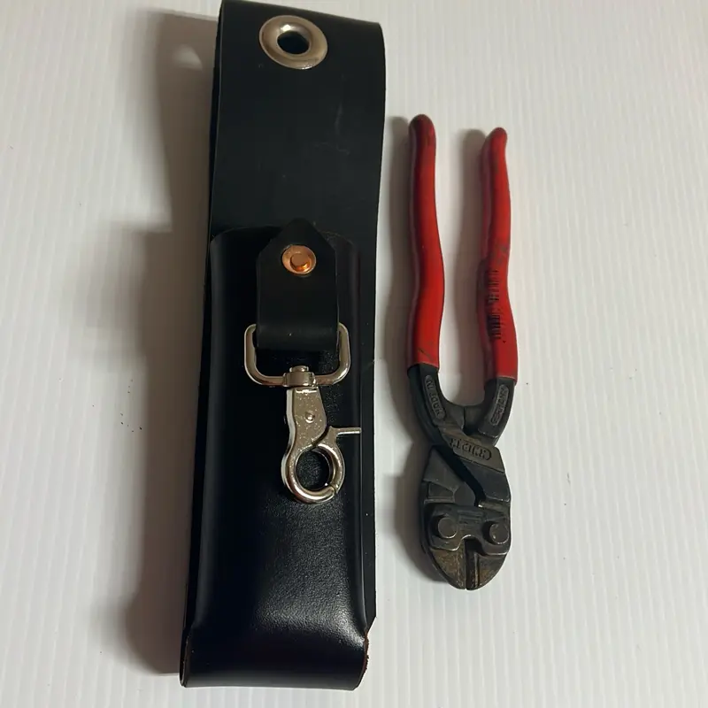 Single black leather  pounch for level or knipex.