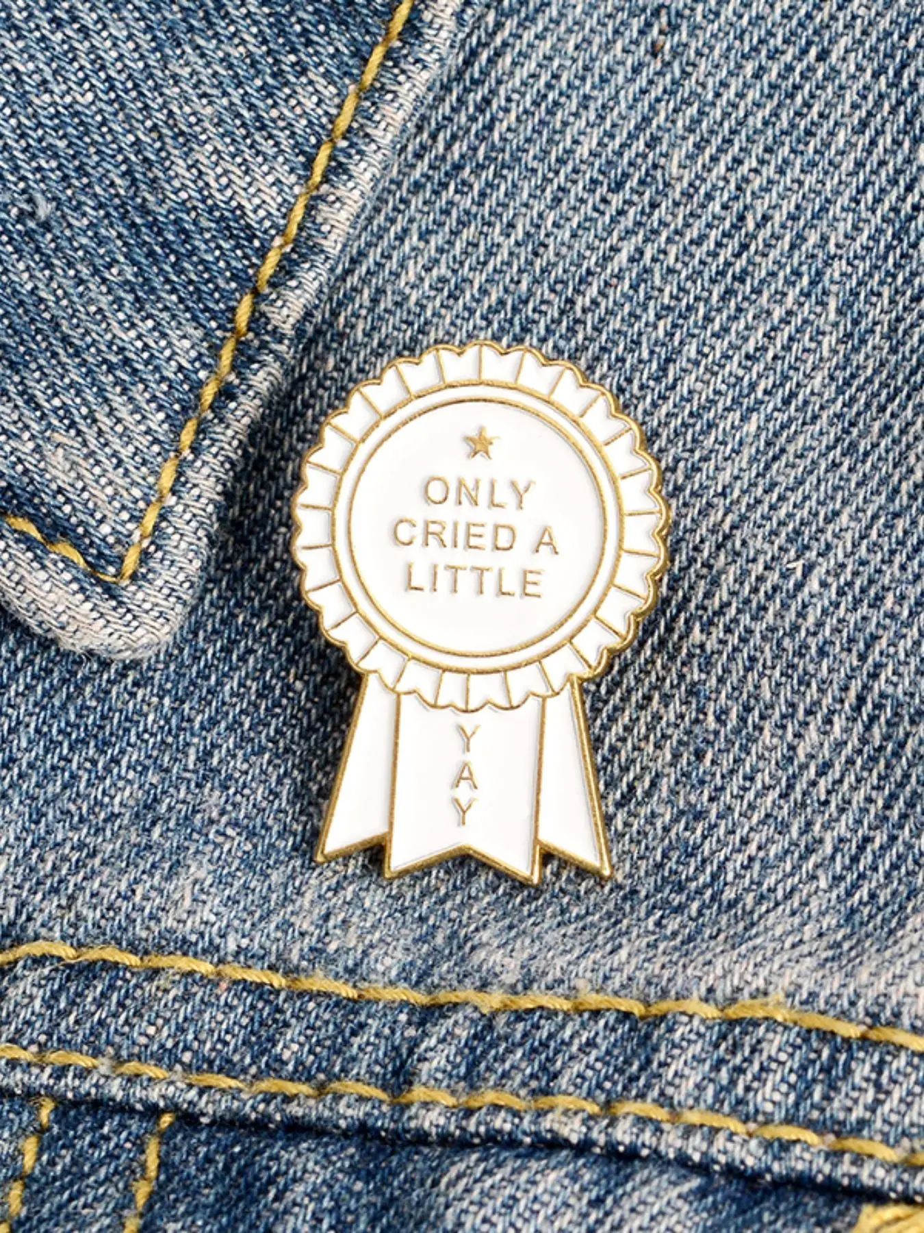 Y2k Letter "only Cried a Little" Design Geometric Brooch Pin for Girlfriend, Elegant 2024 New Fashion Alloy Badge Pins, Cute Kawaii Accessories for Da