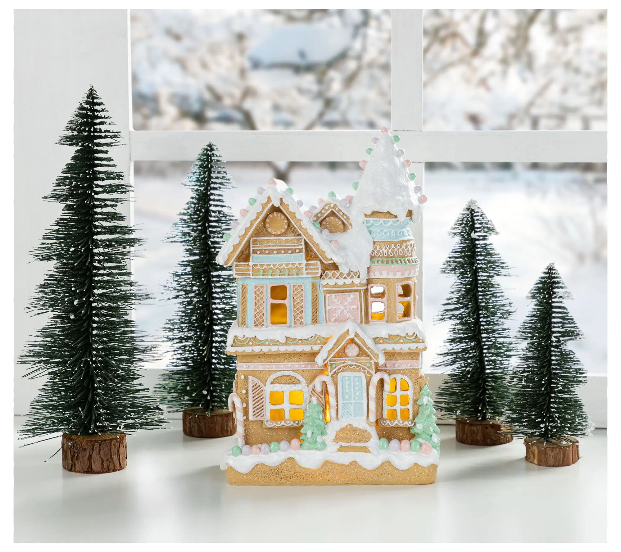 Glitzhome 12" LED Lighted Christmas Resin Village Table Decor Glitzhome 12" LED Lighted Christmas Resin Village Table Decor