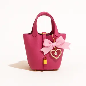 Elegant Bow Heart Keychain – Fashion Car Keyring & Bag Charm for Women and Girls