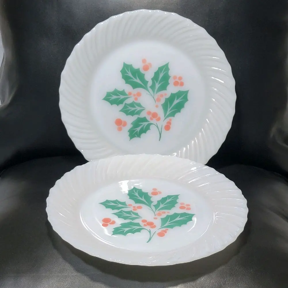 Termocrisa Set of 2 Vintage Milk Glass Festive Holly Berry 8.75" Dinner Plates with Green Leaf and Orange Berries Design