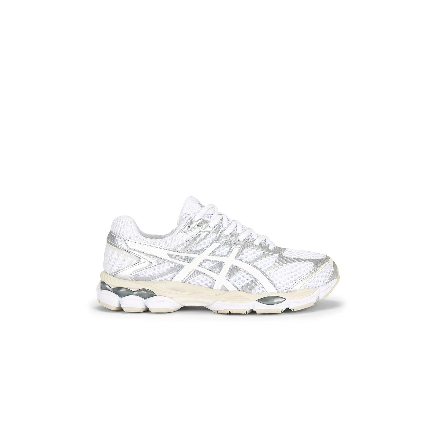 Asics Gel-Cumulus 16 Sneaker in White