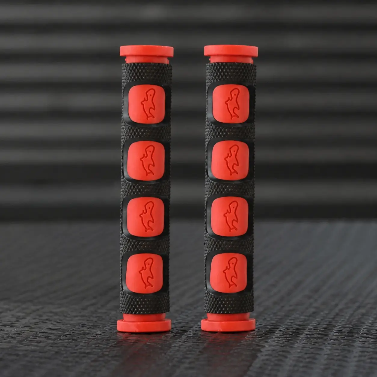 Universal Anti-Slip Handle Grips for Off-Road Motorcycles, High-Performance Rubber Upgrade for Enhanced Control and Comfort, Motor Parts Accessories, Dirt Bike Grip Accessories, Handlebar Grip