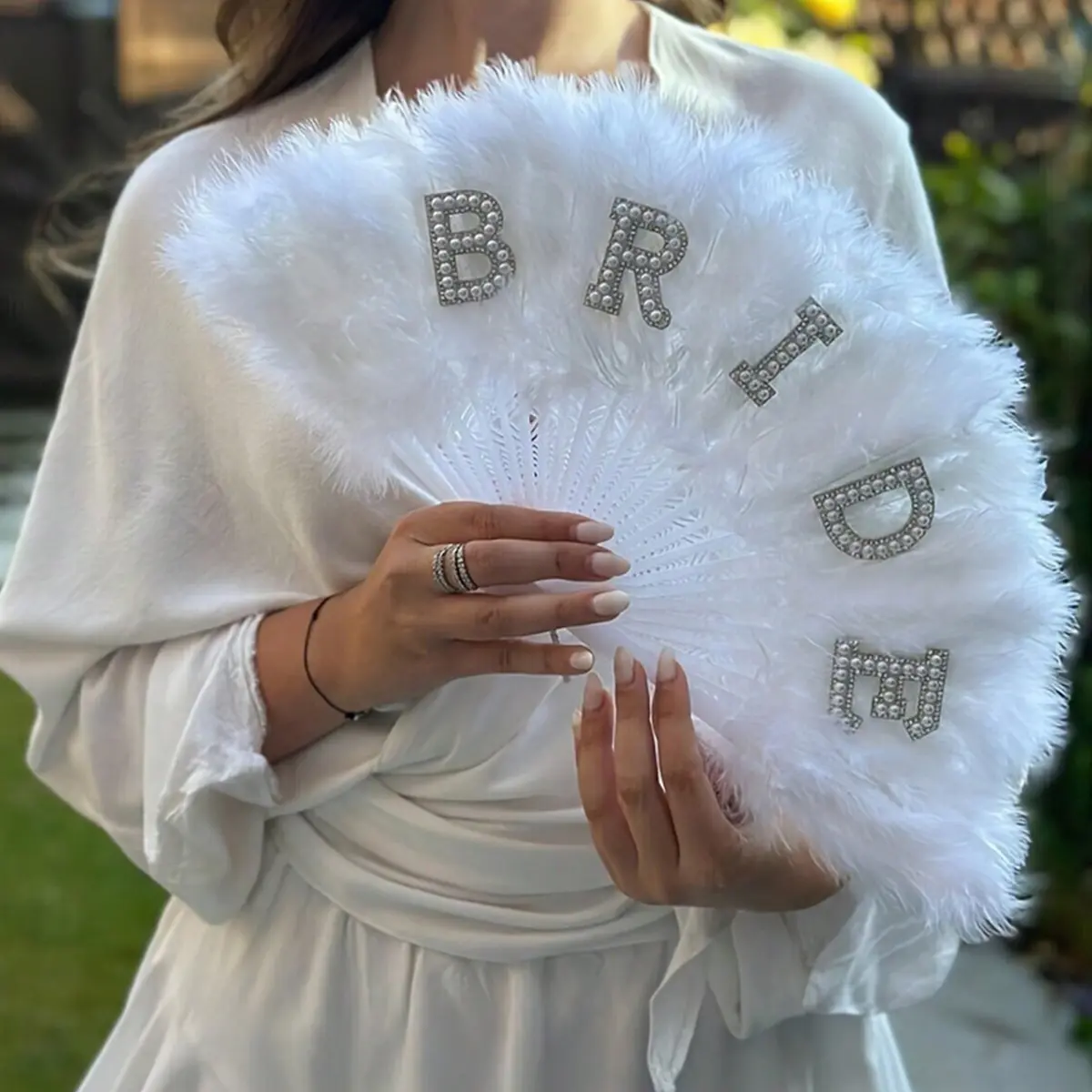 1 pc Non-Folding Pearl Artificial Feather Decorative Fan (48cm), Hand Fan, Bride Fake Feathers Fan, Wedding Party Decoration, Bridal Photo Prop, Engagement Decor, Wedding Hand Fans, Decoration Items