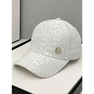 Women's Rhinestone Decorated Fitted Baseball Cap Casual Outdoor Sports Hat for Women Fashion Accessories for Daily Wear