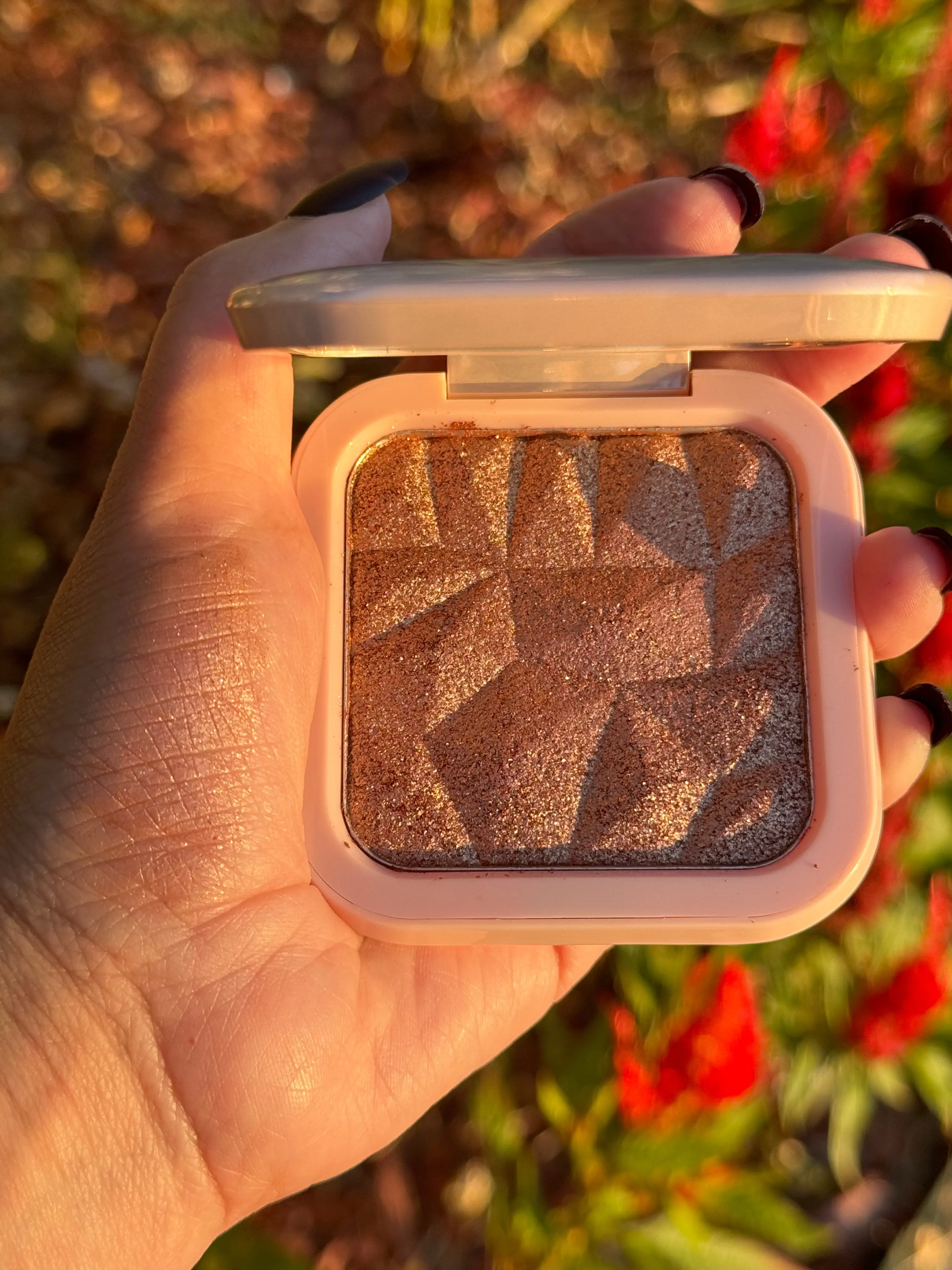 Born To Glow Highlighter