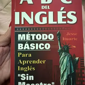 Libro de inglés con traducción al español , ideal para principiantes que quieren aprender y practicar inglés
