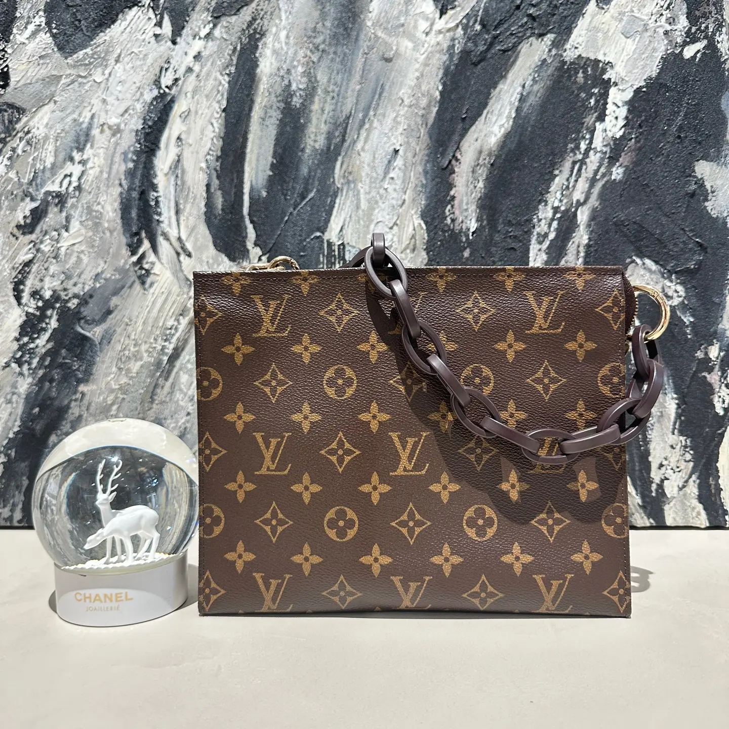 Pre-owned Louis Vuitton Brown Monogram clutch Canvas Handbag with Chain Strap and Gold Hardware