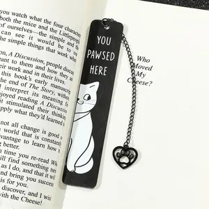 Cute Cat Design Bookmark, 1 Count Stainless Steel Bookmark with Paw Pendant, Creative Reading Label for Students & Adults, Letter Label Decorated, Book Accessories