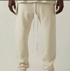 Simple and comfortable trousers, stylish and grand.