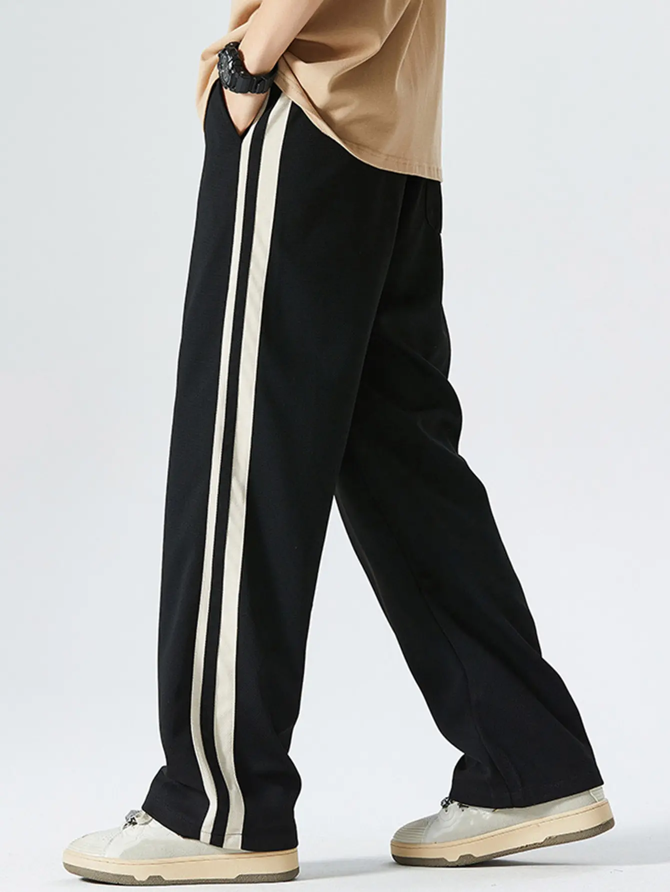Men's Wide-Leg Drawstring Polyester Pants - Mid Waist, Double White Side Stripes, Contrasting Colors, Relaxed Drape, Breathable High-Street Casual Long Pants, Fashion Menswear for Spring/Autumn, Daily Commuting & Fitness