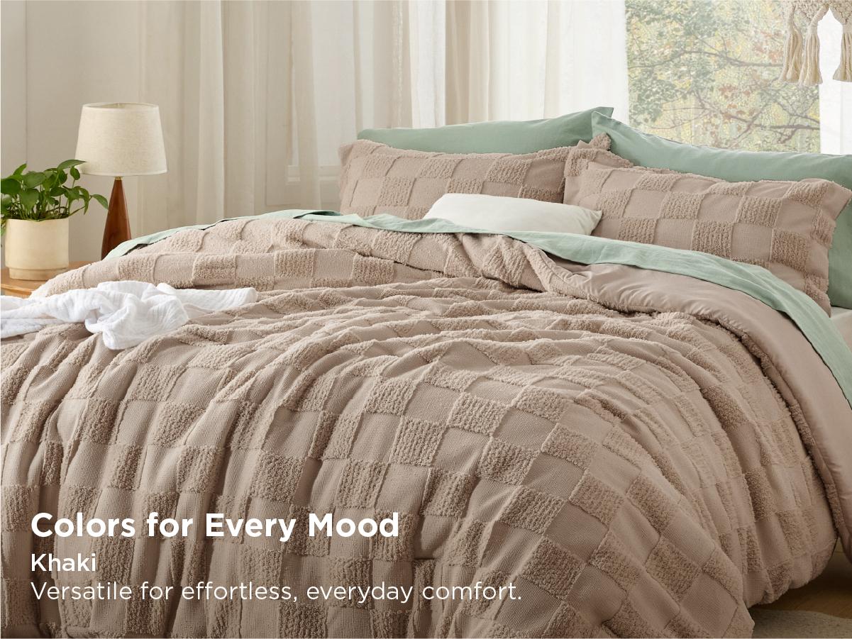 【Mother's day Deal】Bedsure Checkered Farmhouse Shabby Chic Comforter Set ,Boho Tufted Bed Set, King Size Bedding, 3 Pieces, 1 Plaid Geometric Comforter and 2 Pillow Shams,Jacquard Design Soft Breathable Lightweight All-Season Filling OEKO-TEX Certified