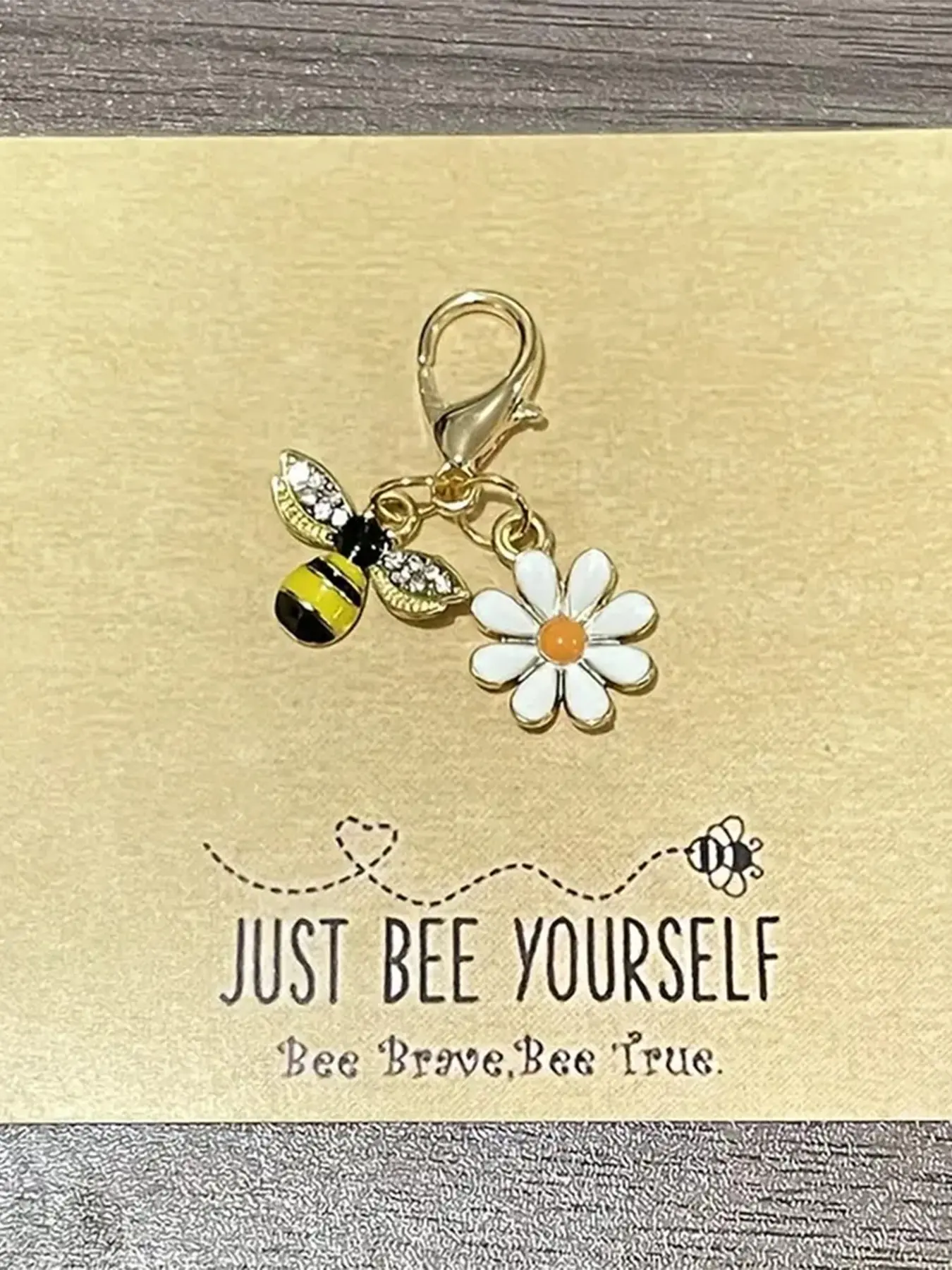 Bee & Daisy Bag Charm Pendants, Stylish Playful Charm, Rhinestone Bee & Enamel Daisy Bag Chain Charms, Keychain, Backpack Accessories, Cute Purse Charms, Nature-Inspired Bag Pendant for Backpack Purse, Encouragement Gifts & 'Just Bee Yourself' Sentiment