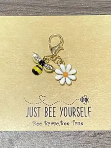 Bee & Daisy Bag Charm Pendants, Stylish Playful Charm, Rhinestone Bee & Enamel Daisy Bag Chain Charms, Bag Decoration Keychain, Nature-Inspired Bag Pendant for Backpack Purse, Perfect for Encouragement Gifts & "Just Bee Yourself" Sentiment