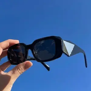 Trendy Y2K Chunky Rectangle Sunglasses for Women Vintage 90s Black Shades