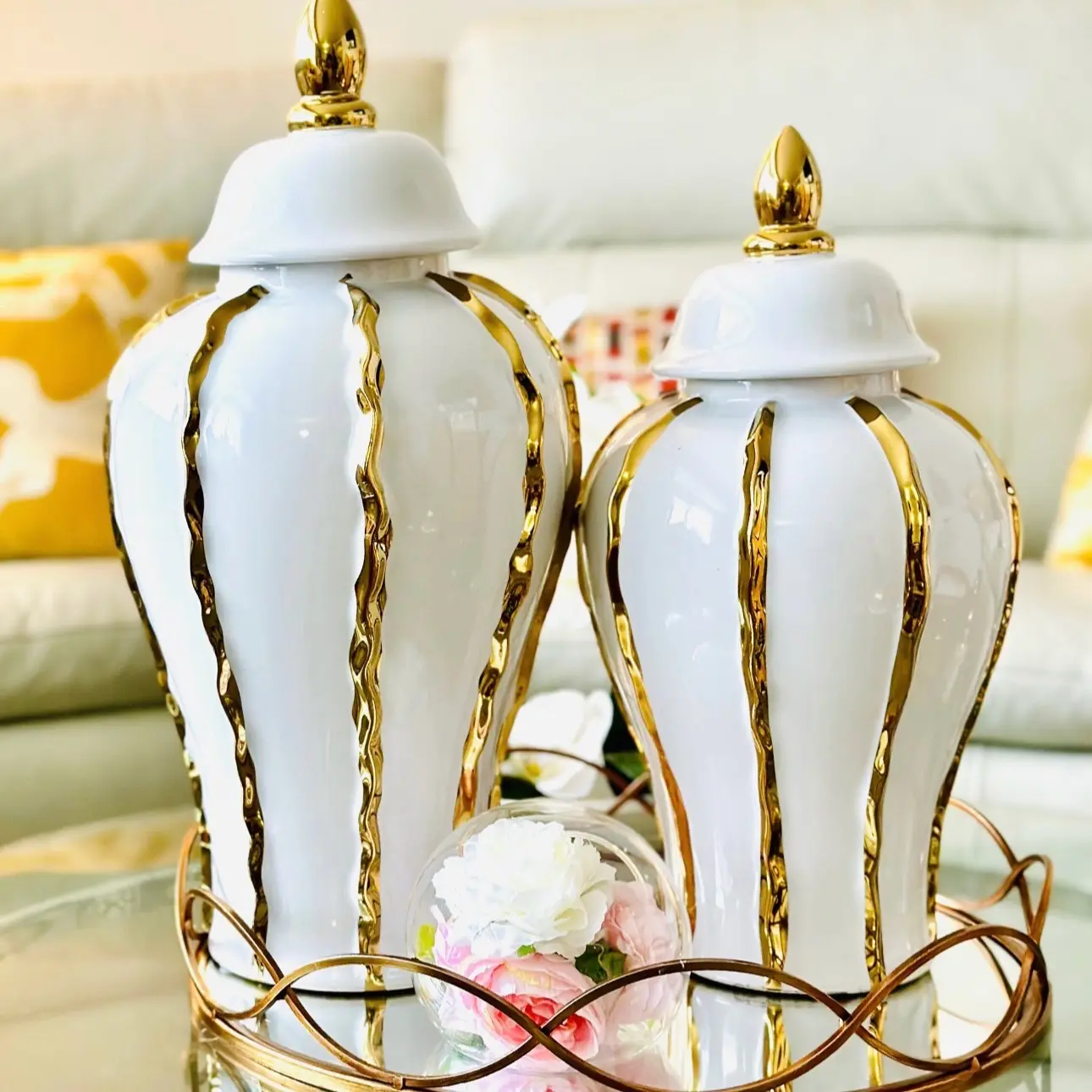 White ginger jar with gold stripes, model Keyla