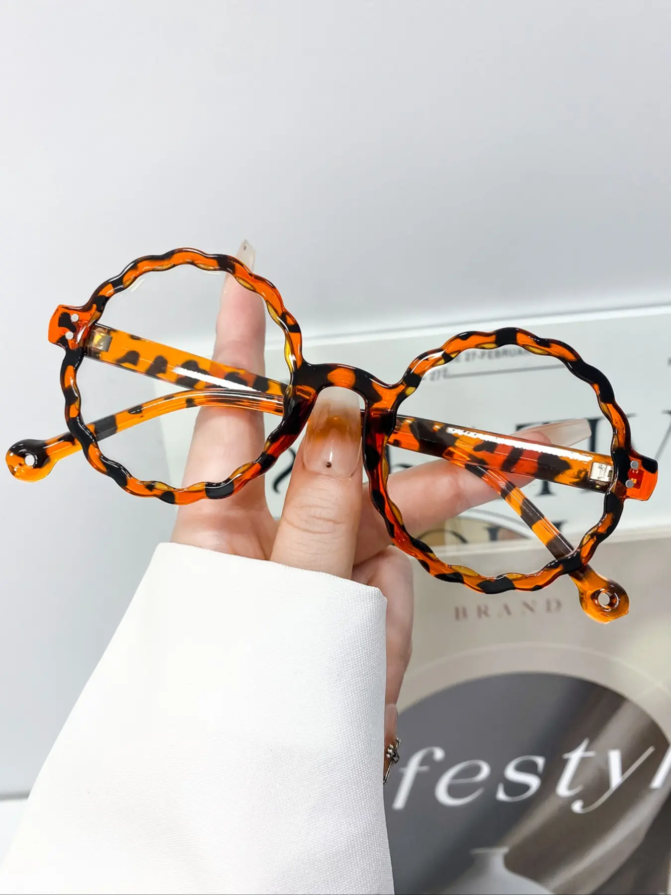 Fashion Vintage Round Glasses, High-Quality Floral Frame, Stylish Trendy Unisex Eyewear, Leopard Pattern Eyeglasses, Daily Wear Decorative Glasses for Men and Women
